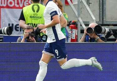 杏彩体育-雪缘园西甲积分榜平台实时更新与解读